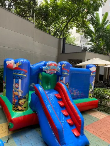 Brinquedo inflável