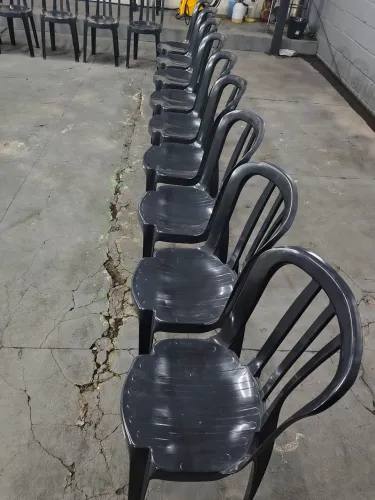 Excelente cadeiras a venda.