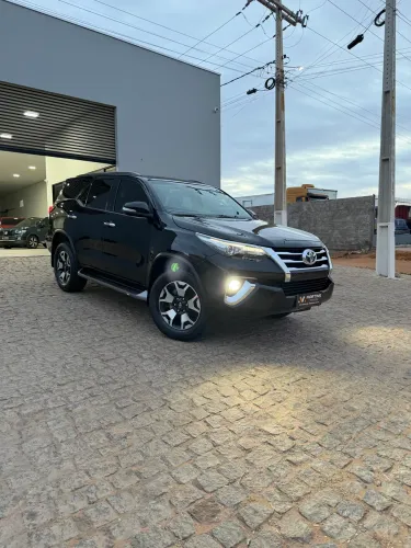 Toyota Hilux SW4 SRX 4X4 2.8 TDI 16V Dies. Aut. 2017