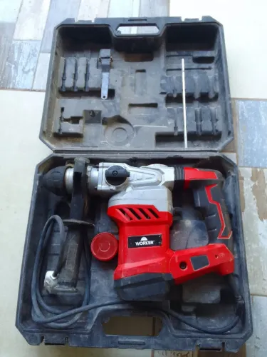Vende se martelet em bom estado de fucionamento ctt *96