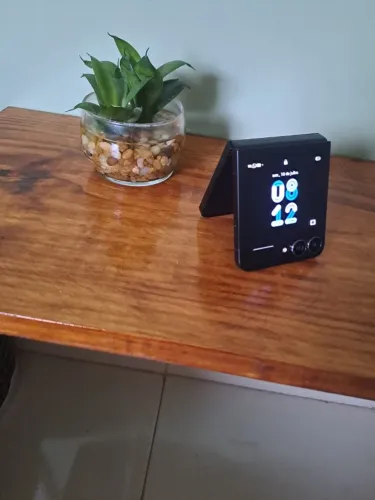 Samsung Galaxy Z Flip 7 FE - Impecável (Apenas 1 Mês de Uso) + Caixa e Acessórios