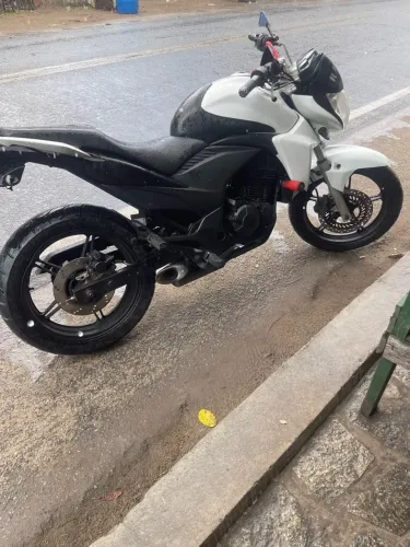 Honda CB 300r 2013 toda equipada