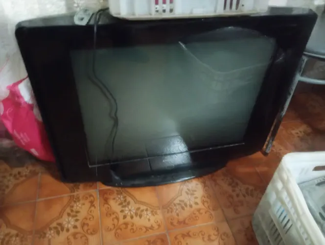 TV Samsung 29 Polegadas Black piano- No Estado (Não está funcionando)
