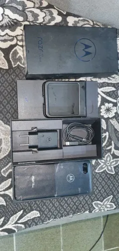Moto raz 40 ultra 256GB