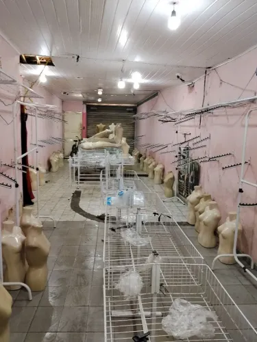 Estrutura pra loja de roupas