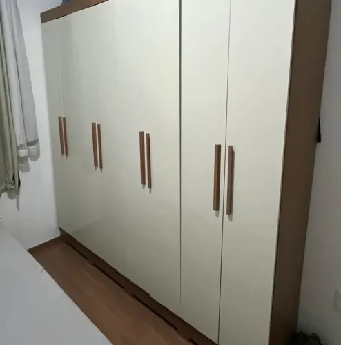 guarda roupa 8 portas semi novo