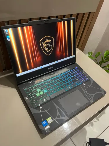 Notebook Gamer MSI, Core 7 240H + RTX 5070 ! Novo sem uso com NF
