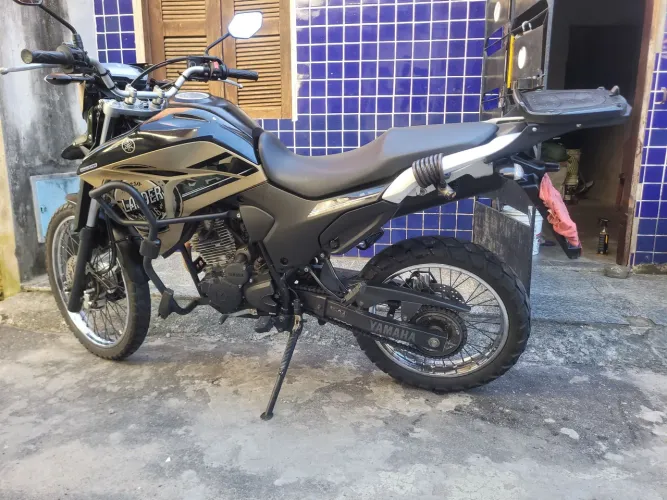 Motocicleta único dono,pronta para fazer feliz alguém.