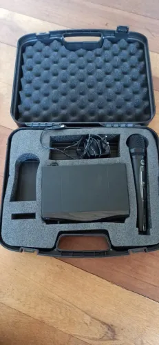 Microfone sem Fio AKG WMS 40 pro