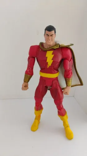 Shazam (Capitão Marvel) DC Universe Classics