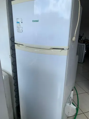 Geladeira bem conservada