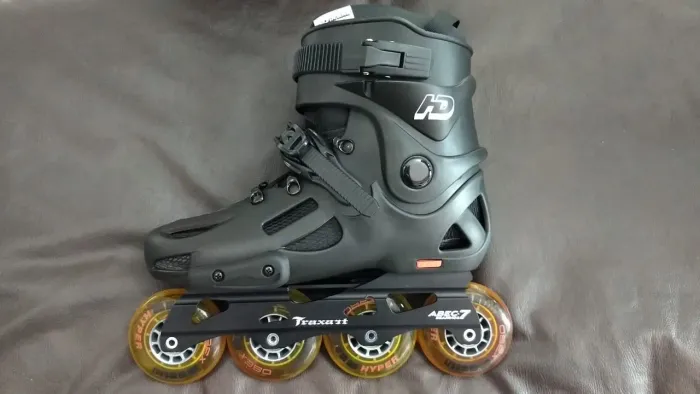 Patins HD inline muito novo