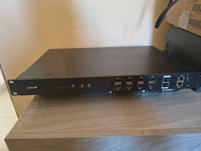 Olt ubiquiti usada 8 portas Gpon