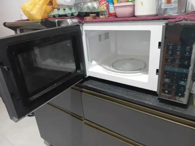 Microondas Midea 27 litros. 110v