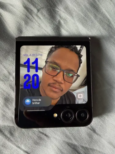 Z-Flip 6