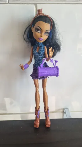 Monster High Robecca Dance Class