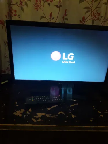 Vendo tv LG com defeito 