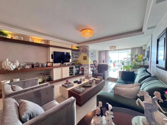 Apartamento 4 suítes, piscina privativa, em frente ao mar em Balneário Camboriú