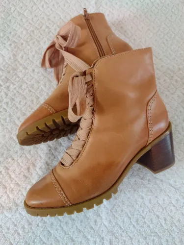 Bota de couro Arezzo n 34