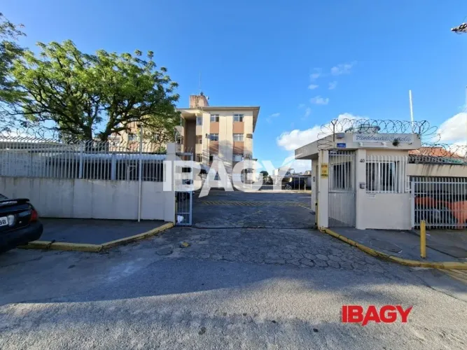 Excelente Apartamento 2 dormitório(s) em Capoeiras - Florianópolis
