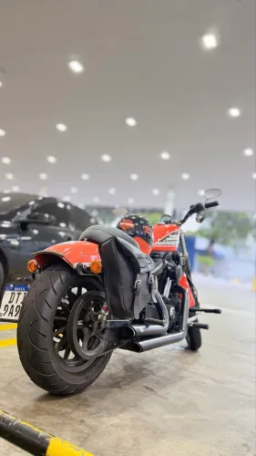 Harley Davidson 883 R