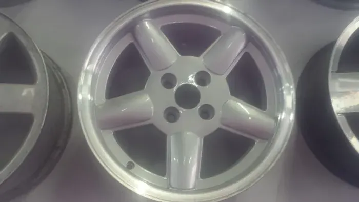 Roda aro 15 Joly J295 prata com borda diamantada tala 7 Volkswagen gol 4x100 jogo 