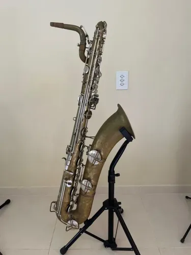 Saxofone barítono Conn 12M Naked Lady