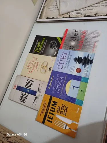 7 Livros em ótimo estado - diversos temas
