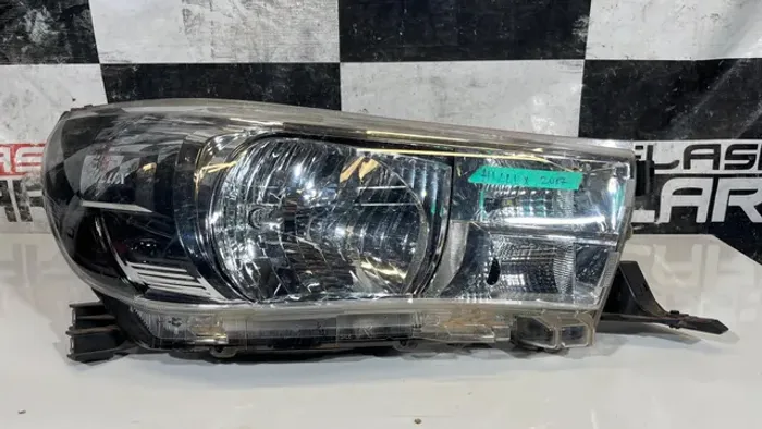 Farol Hilux 2017