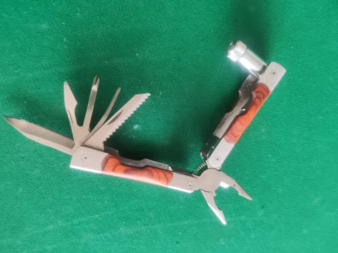 Canivete multifuncional