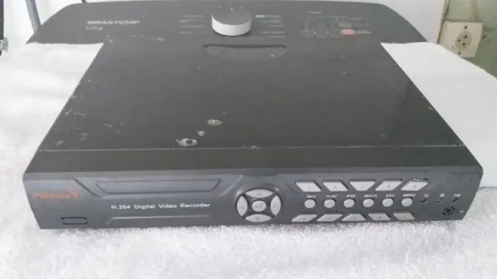 Vendo 1 DVR com 1 câmera