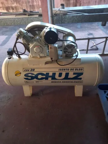 COMPRESSOR MÉDICO-ODONTOLÓGICO 20 PÉS
