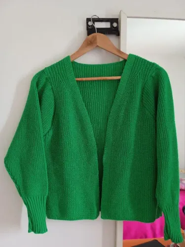 Cardigan verde em tricô novo tamanho M casaco cardigã