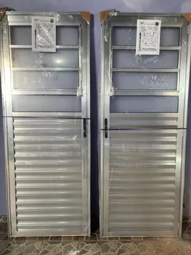 PORTA COZINHA EM ALUMÍNIO BRILHANTE