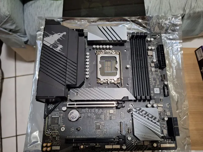 Placa-Mãe Gigabyte B760M AORUS ELITE