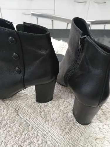 Botas de cano curto preta Corello 36