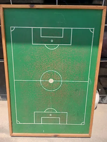 Campo futebol de botão em perfeito estado 