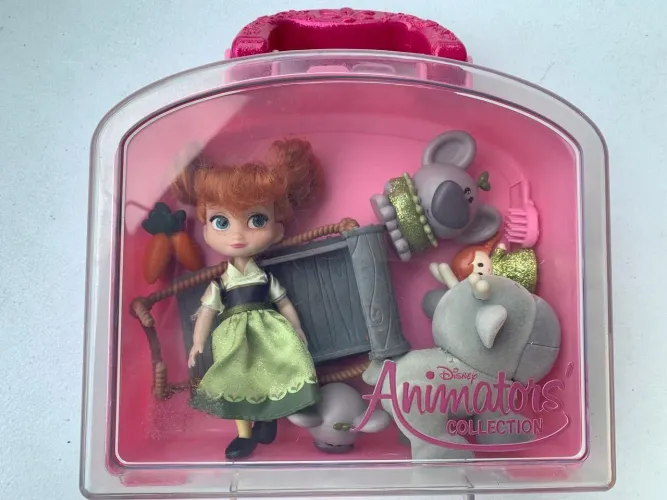 Ana de Frozen do Animators collection Disney 