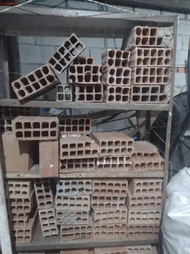 Estante de ferro