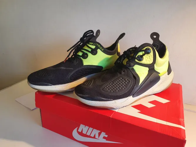 TÊNIS DE CORRIDA NIKE - COM CAIXA