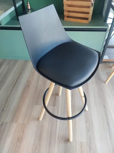 Banqueta Lorena Fixa Preta 