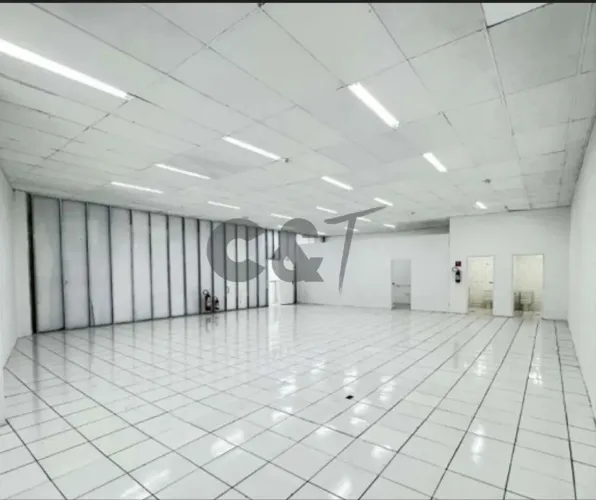 Loja Comercial com 400m² para Alugar em Santo Amaro - São Paulo/SP