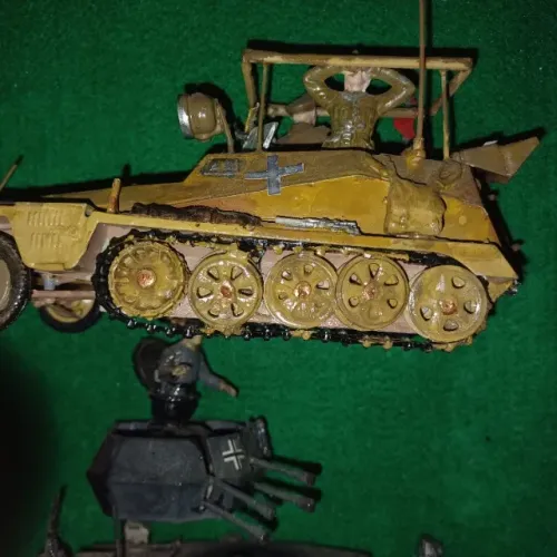 venda de dois kits plastimodelismo montados 