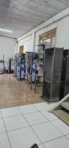 Maquina embaladora de líquidos e pastosos