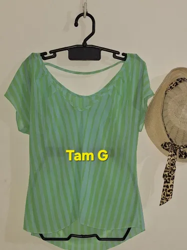 Blusas variadas tecidos e tamanhos