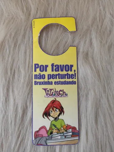 Brinde revista witch plaquinha de não perturbe. As bruxinhas Witch