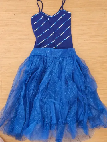 Figurino/fantasia azul marinho com acessórios 