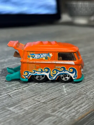 Kool Kombi VW Hot Wheels showroom 2013.