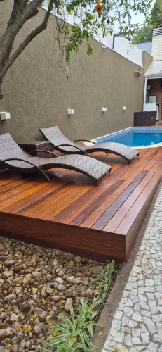 Instalador de deck de madeira