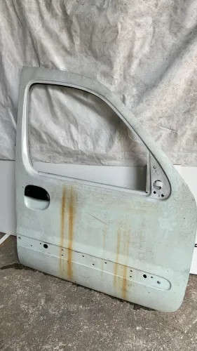 Porta dianteira direita Renault Kangoo 2005 até 2012
